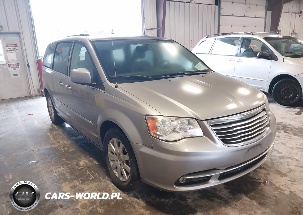 2016 Chrysler Town & Country Touring – zdjęcie 1 z 16