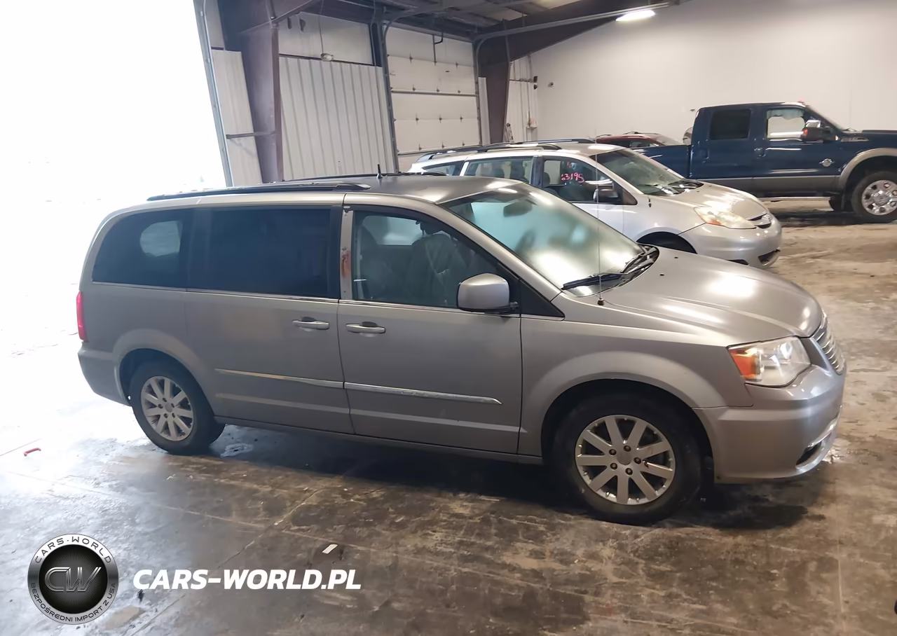 2016 Chrysler Town & Country Touring VIN:2C4RC1BG4GR252722 - 13