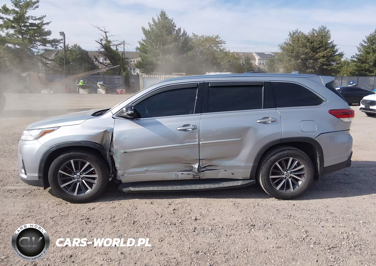 2017 Toyota Highlander Xle VIN:5TDJZRFH3HS390631 - 13