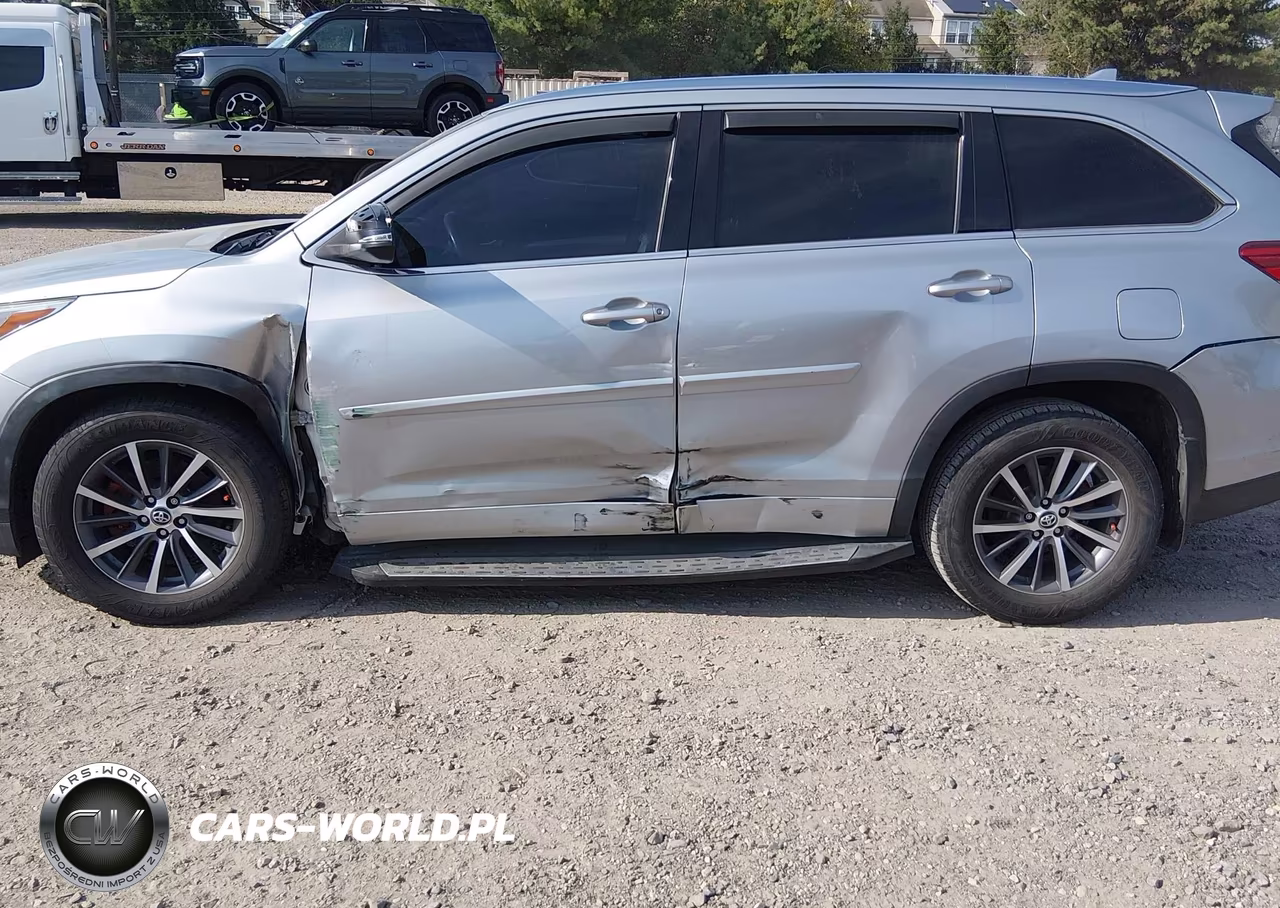 2017 Toyota Highlander Xle VIN:5TDJZRFH3HS390631 - 6