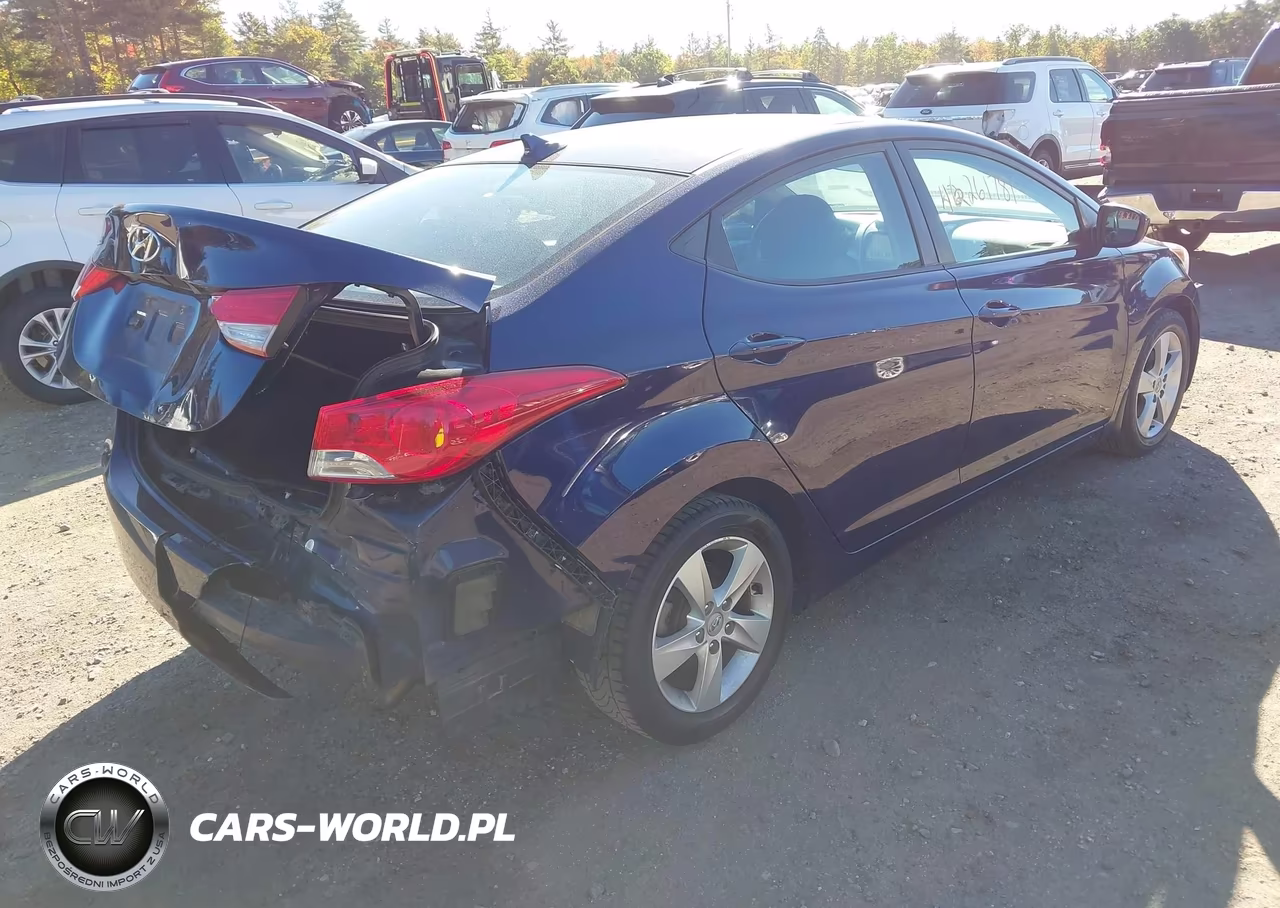 2013 Hyundai Elantra Gls VIN:5NPDH4AE0DH413833 - 4