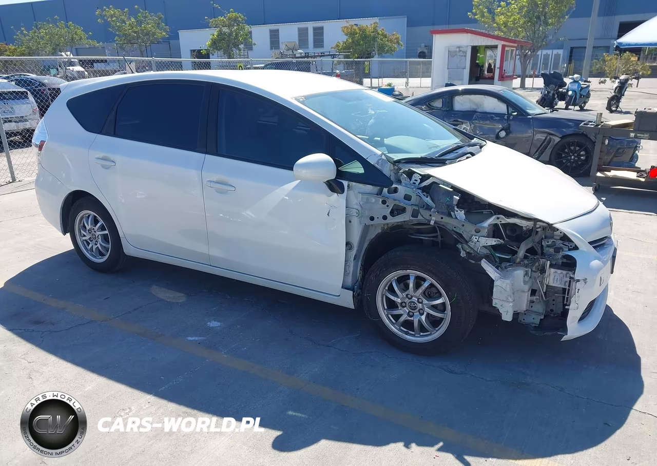 2014 Toyota Prius V Two