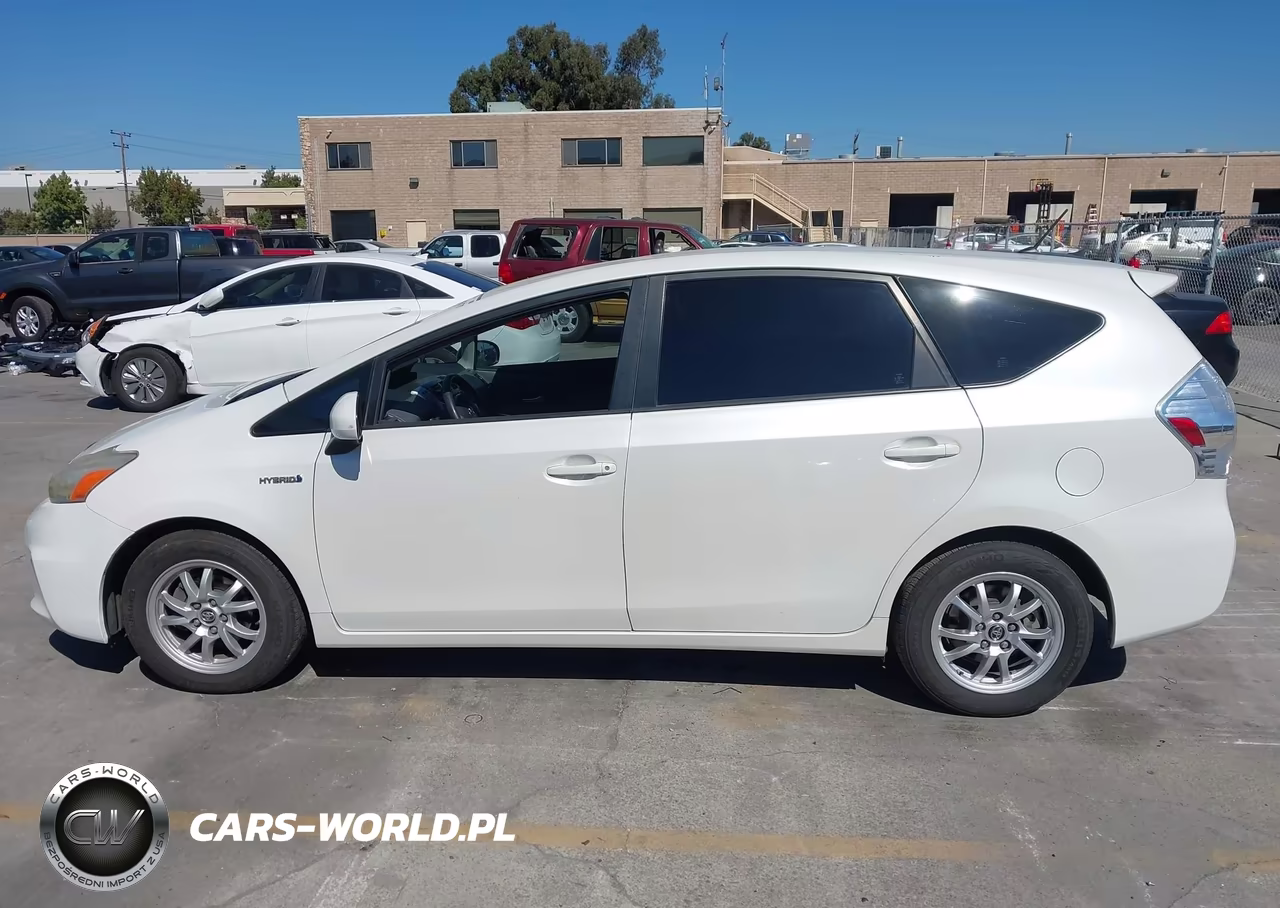 2014 Toyota Prius V Two VIN:JTDZN3EU4EJ004172 - 15