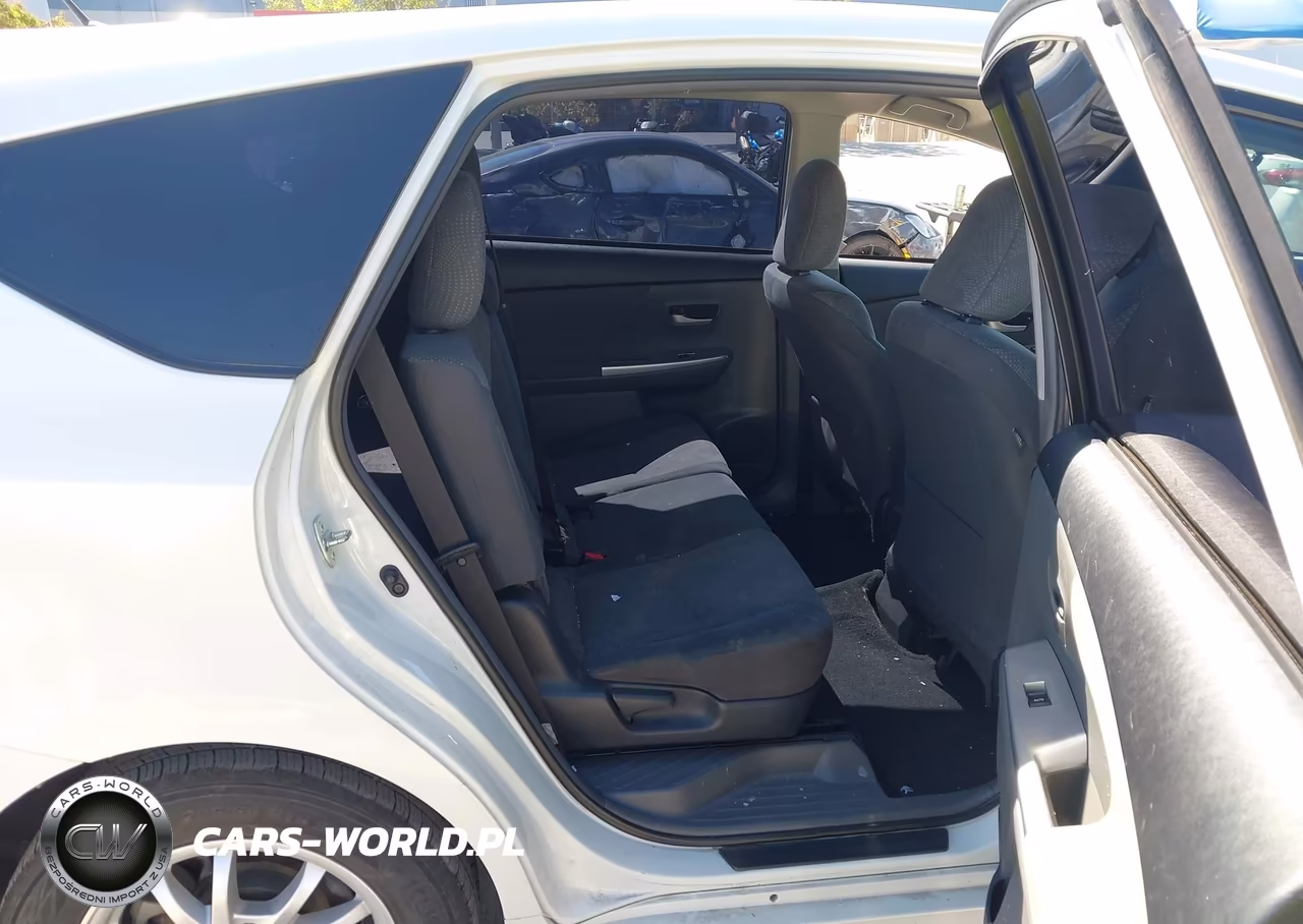 2014 Toyota Prius V Two VIN:JTDZN3EU4EJ004172 - 8