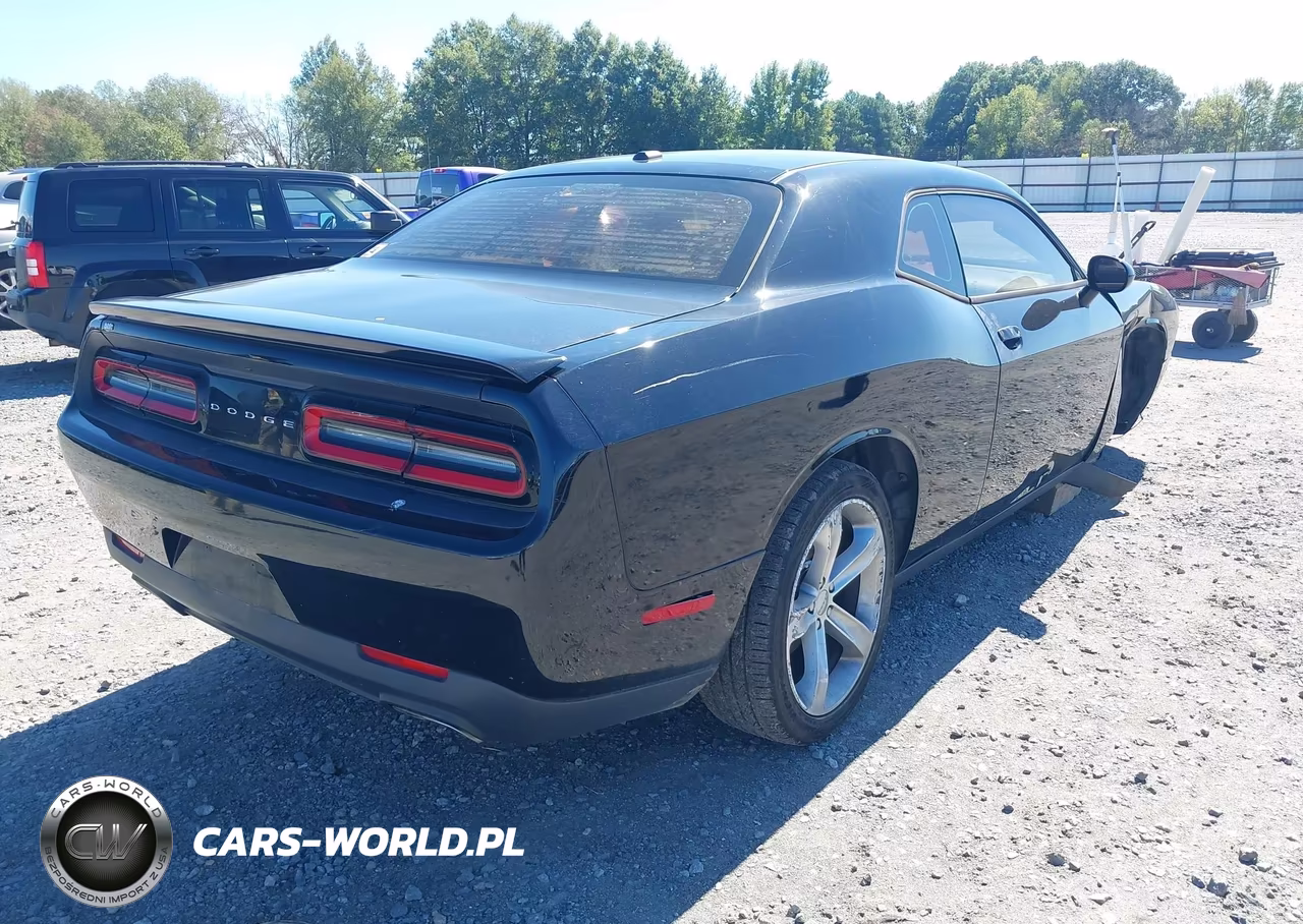 2015 Dodge Challenger Sxt VIN:2C3CDZAGXFH850969 - 4