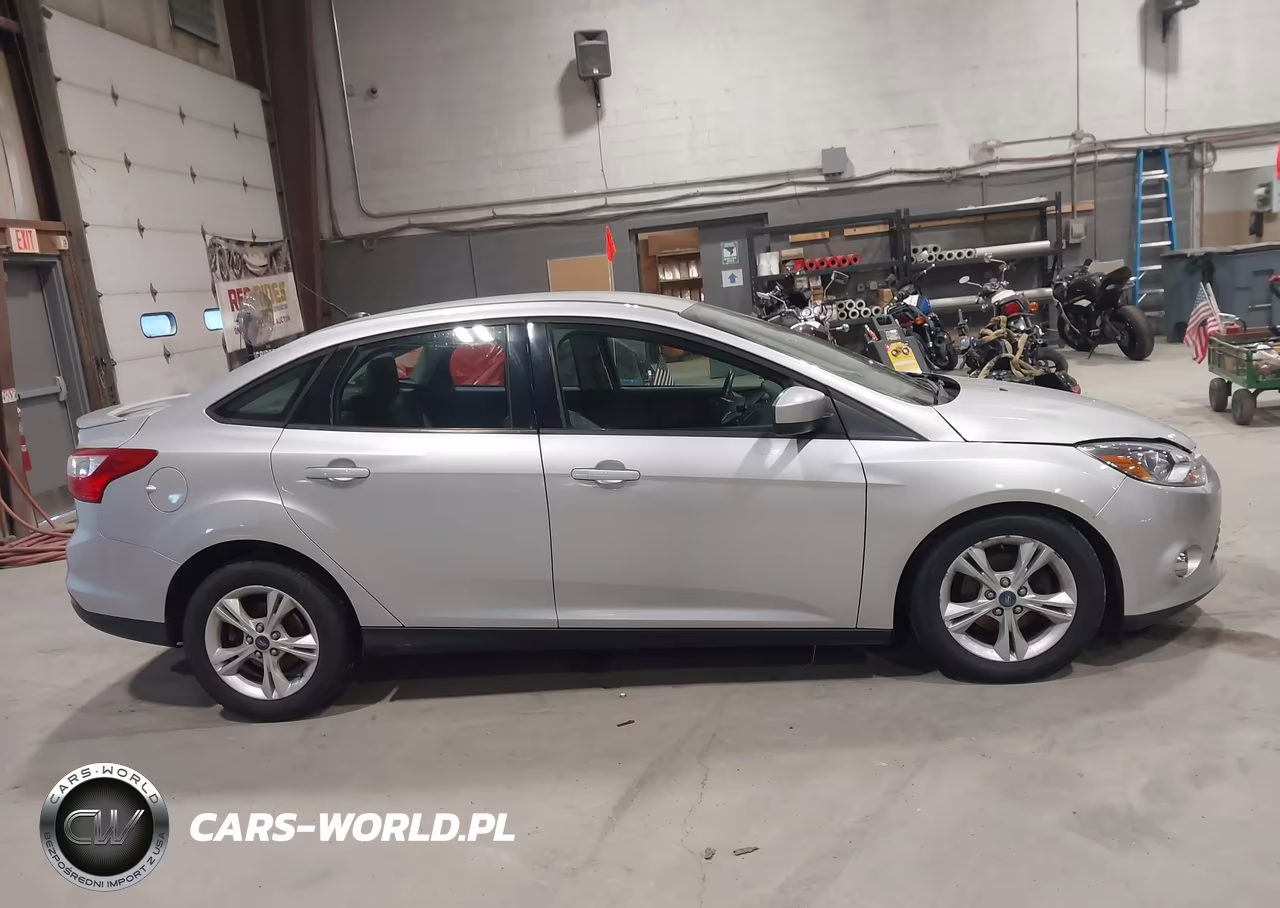 2012 Ford Focus Se VIN:1FAHP3F2XCL351693 - 13