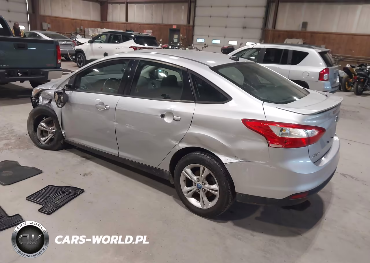 2012 Ford Focus Se VIN:1FAHP3F2XCL351693 - 3