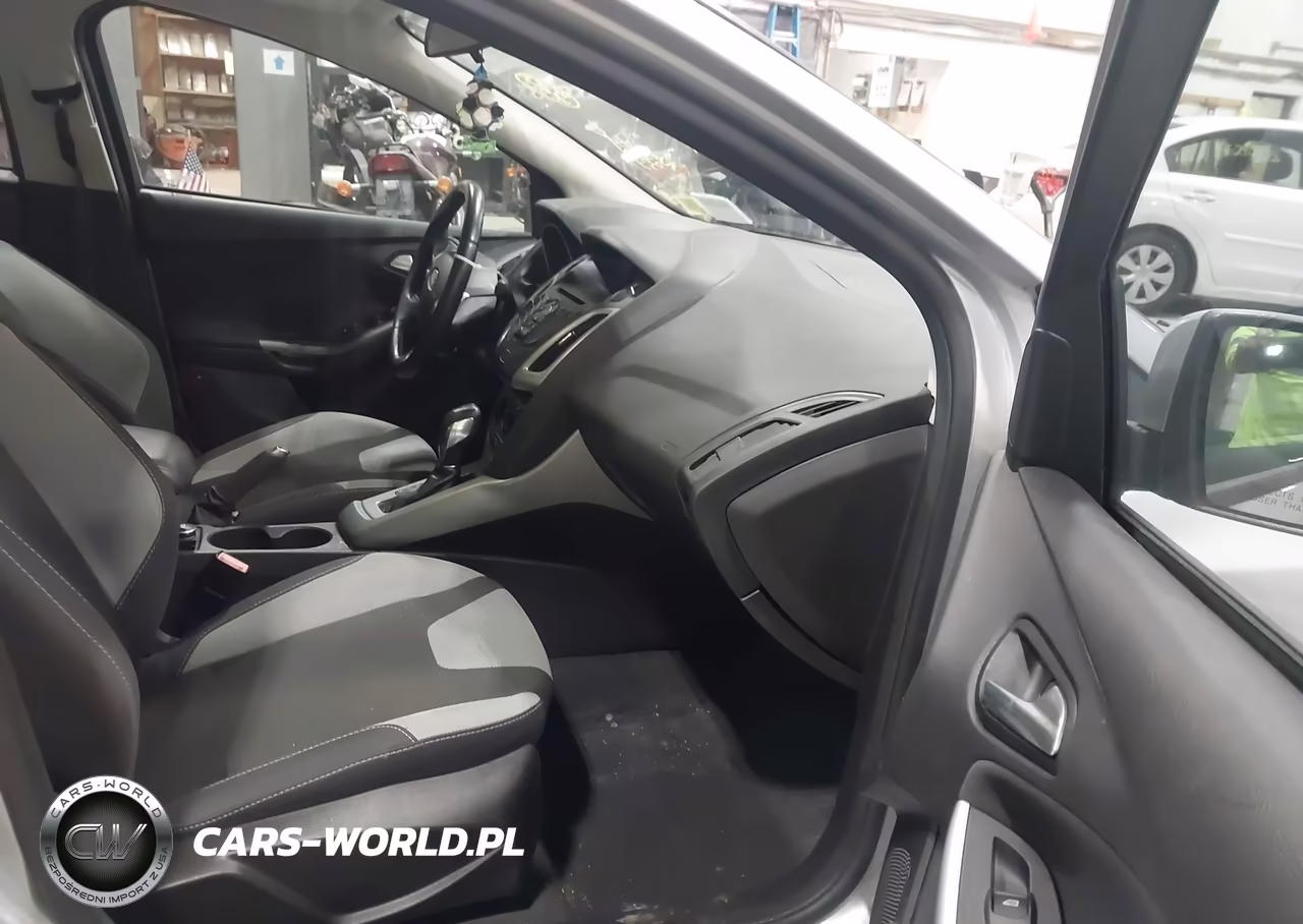 2012 Ford Focus Se VIN:1FAHP3F2XCL351693 - 5