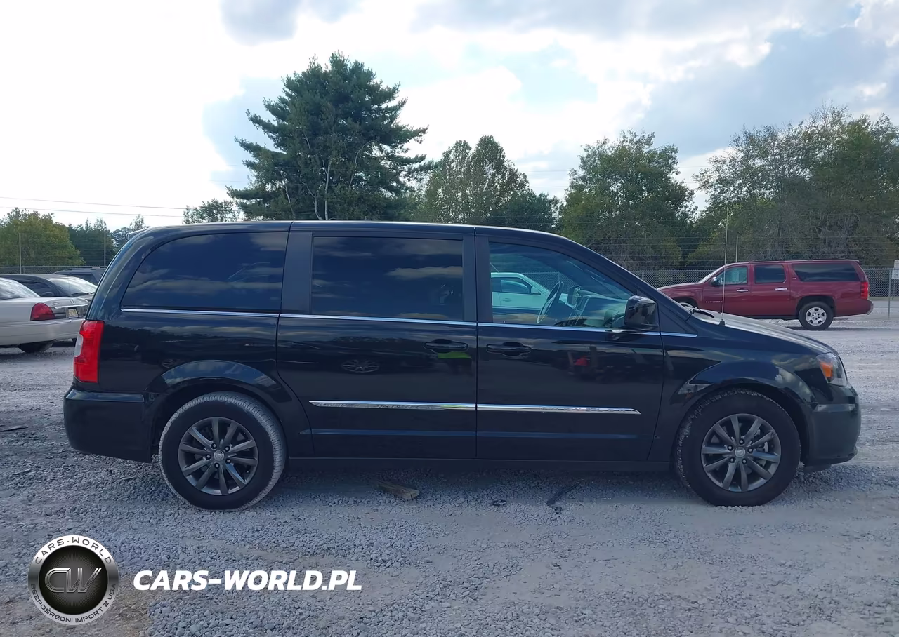2016 Chrysler Town & Country S VIN:2C4RC1HG7GR120237 - 13
