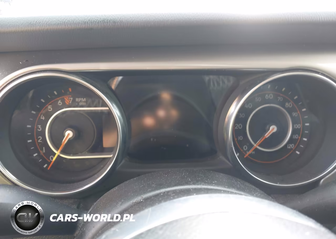 2019 Jeep Wrangler Unlimited Sahara 4X4 VIN:1C4HJXEG0KW514820 - 7