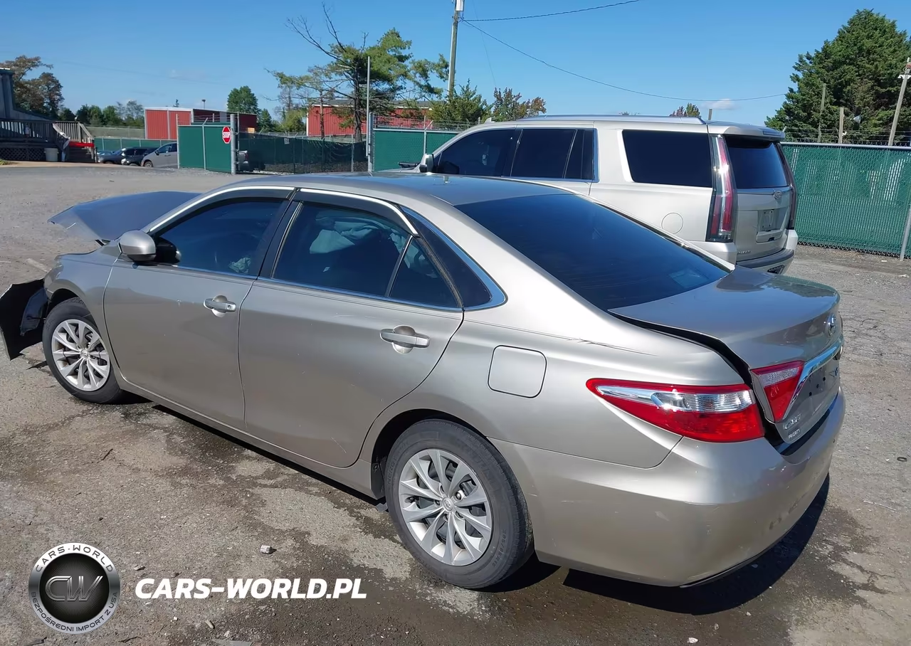 2015 Toyota Camry Le VIN:4T1BF1FK9FU940820 - 3