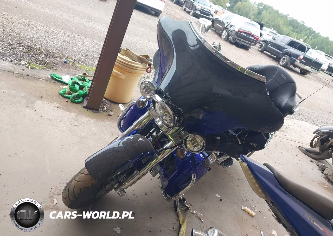 2011 Harley-Davidson Flhtcuse6 VIN:1HD1PR814BB960218 - 2