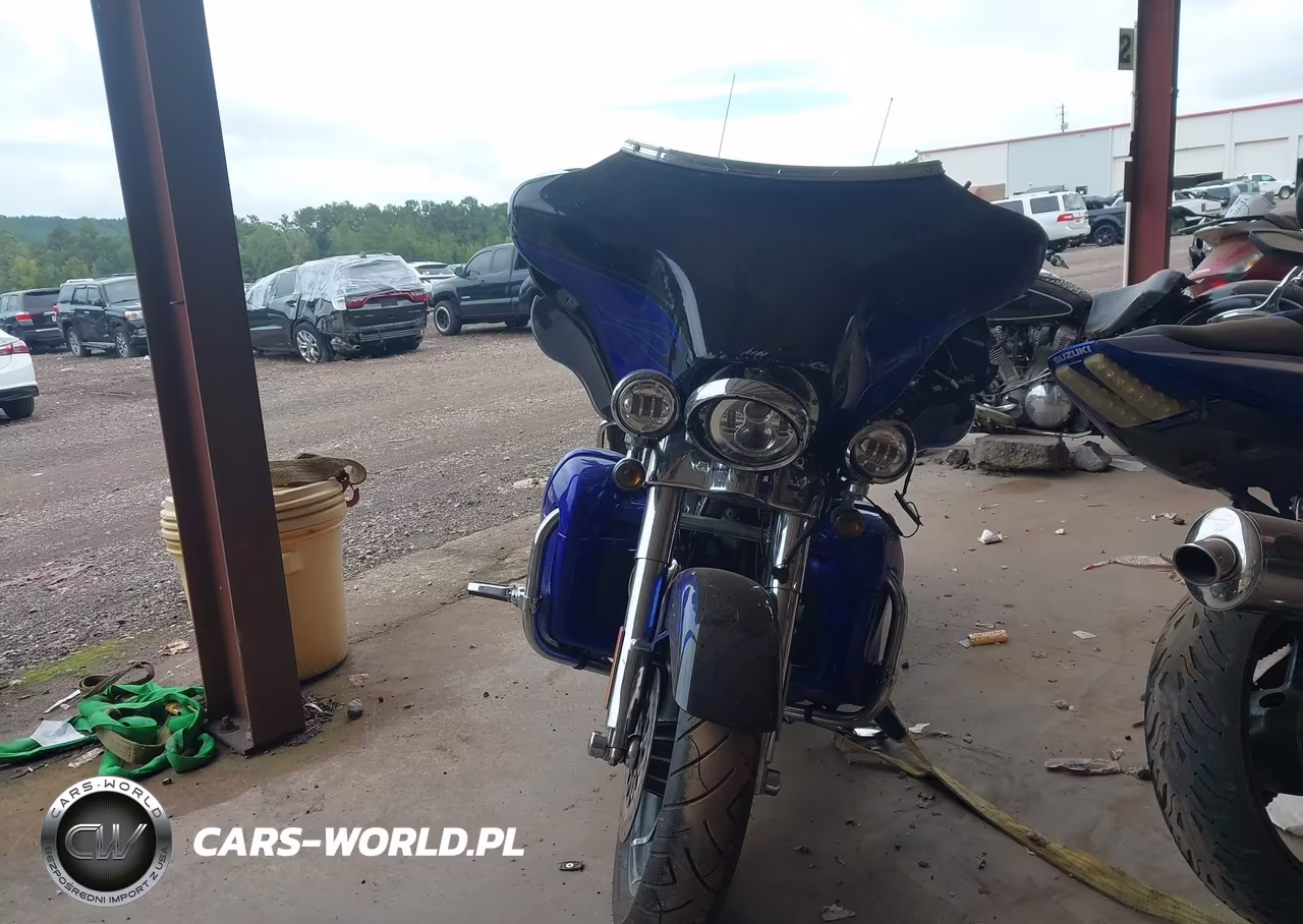 2011 Harley-Davidson Flhtcuse6 VIN:1HD1PR814BB960218 - 5