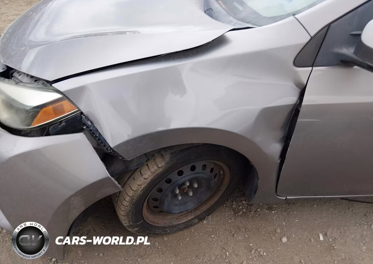2015 Toyota Corolla Le VIN:5YFBURHE3FP348858 - 18