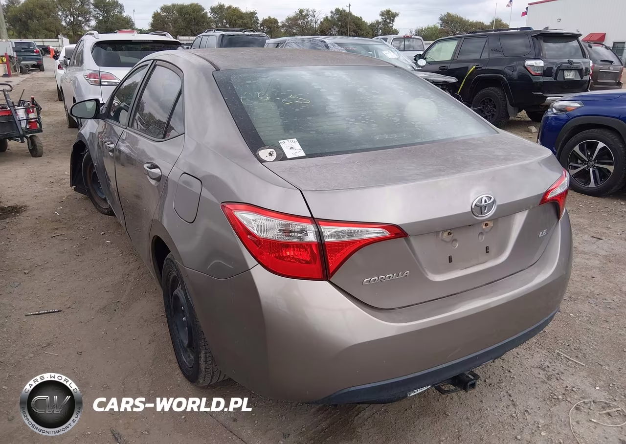 2015 Toyota Corolla Le VIN:5YFBURHE3FP348858 - 3