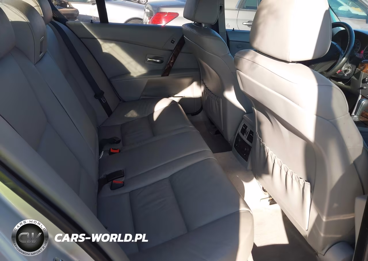2006 BMW 530Xi VIN:WBANF73556CG67142 - 8