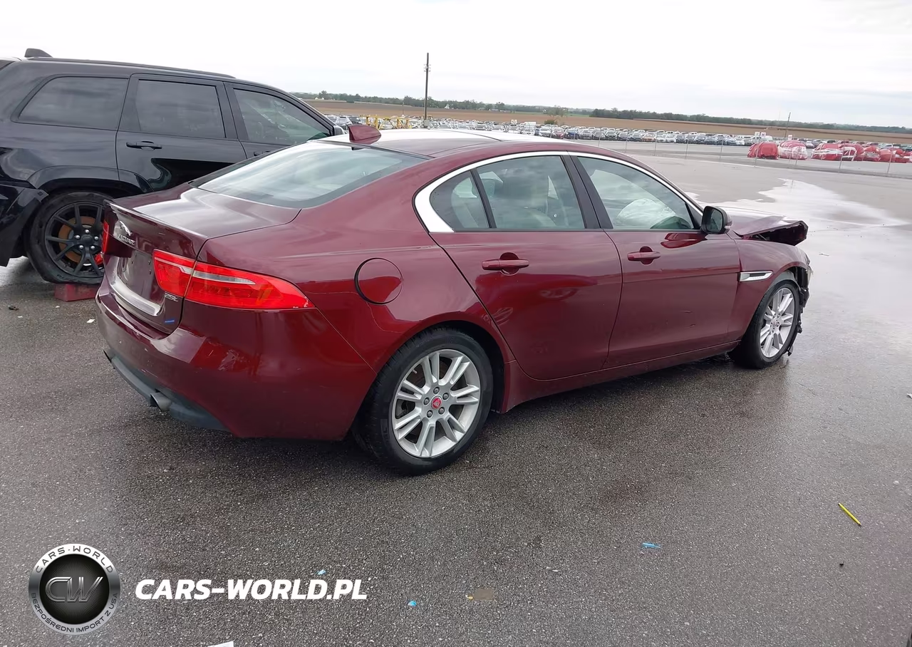 2017 Jaguar Xe 25T Premium VIN:SAJAD4BG3HA974797 - 4