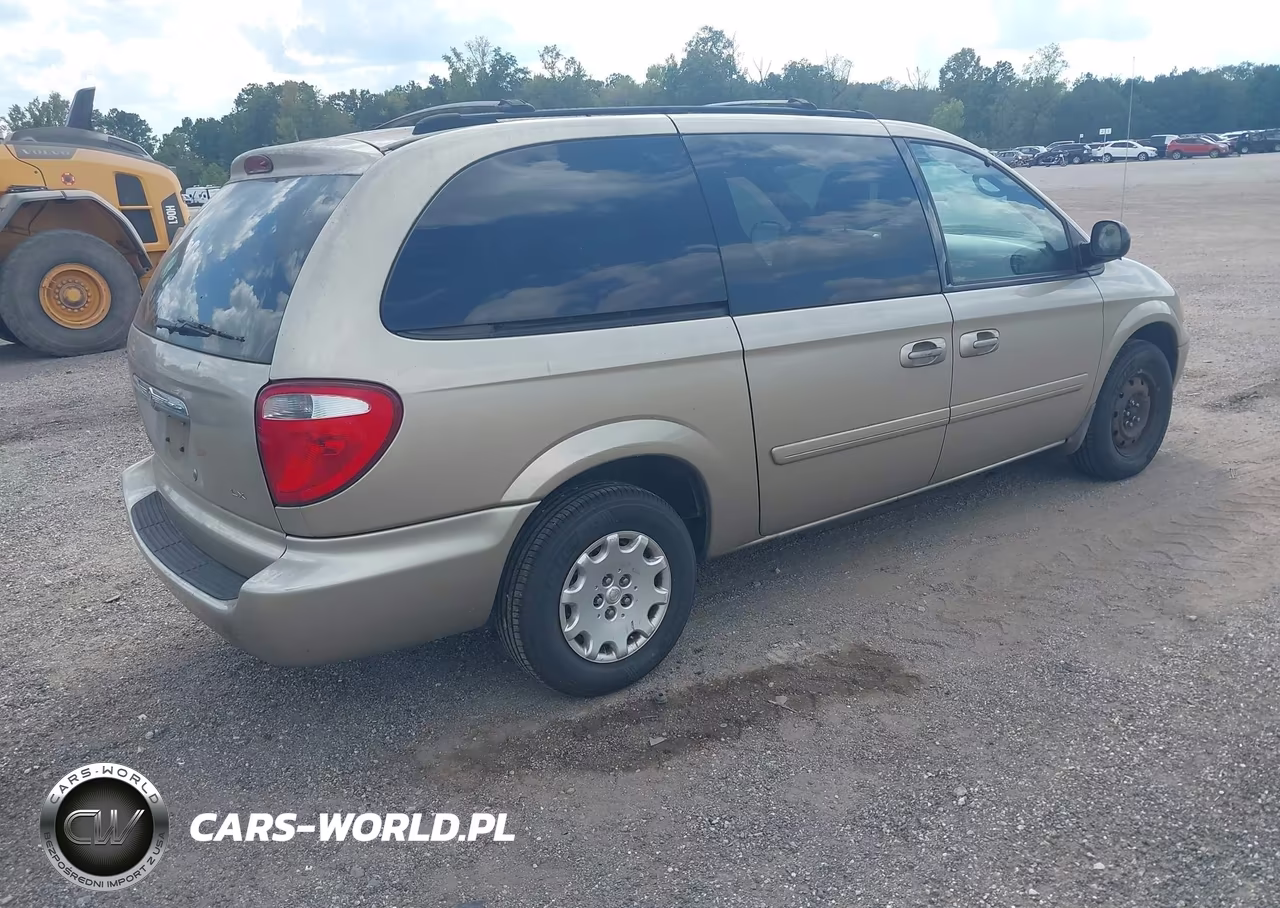 2004 Chrysler Town & Country Lx VIN:2C4GP44R04R504537 - 4