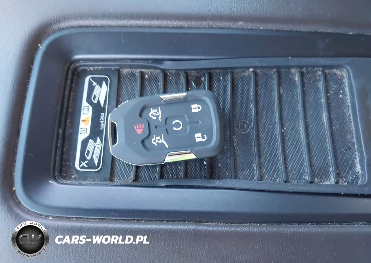 2017 Chevrolet Tahoe Lt VIN:1GNSCBKC4HR232702 - 11