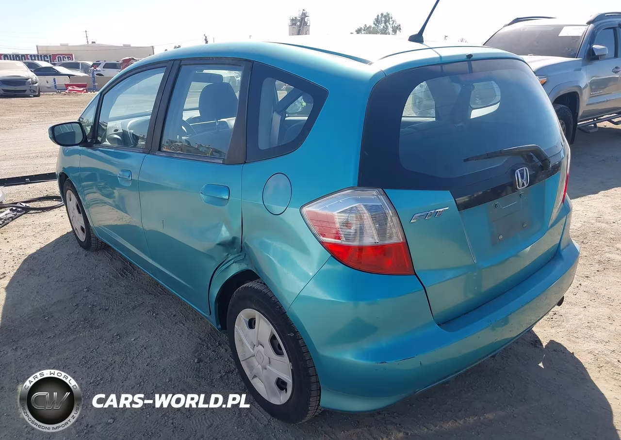 2013 Honda Fit VIN:JHMGE8H37DC034310 - 3