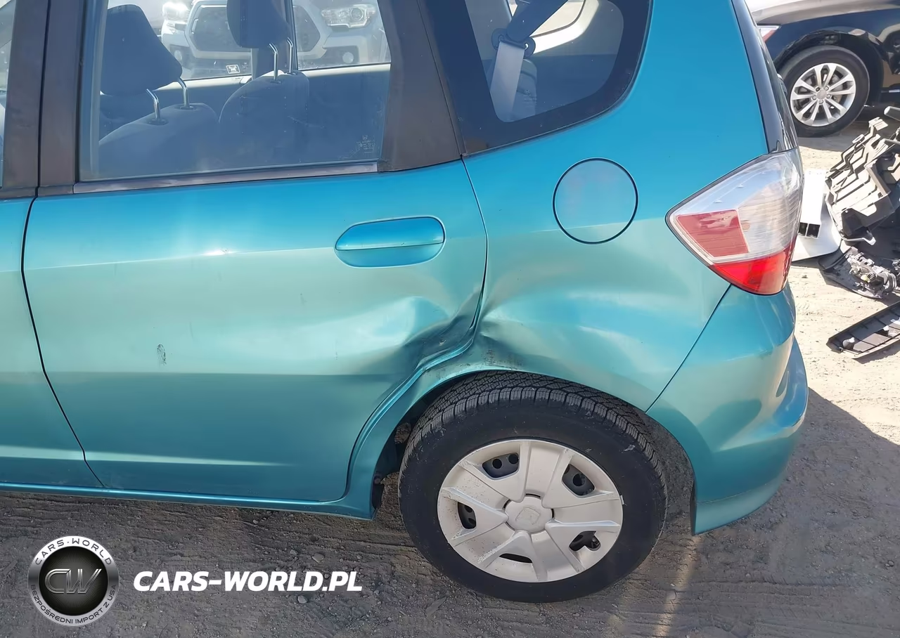 2013 Honda Fit VIN:JHMGE8H37DC034310 - 6