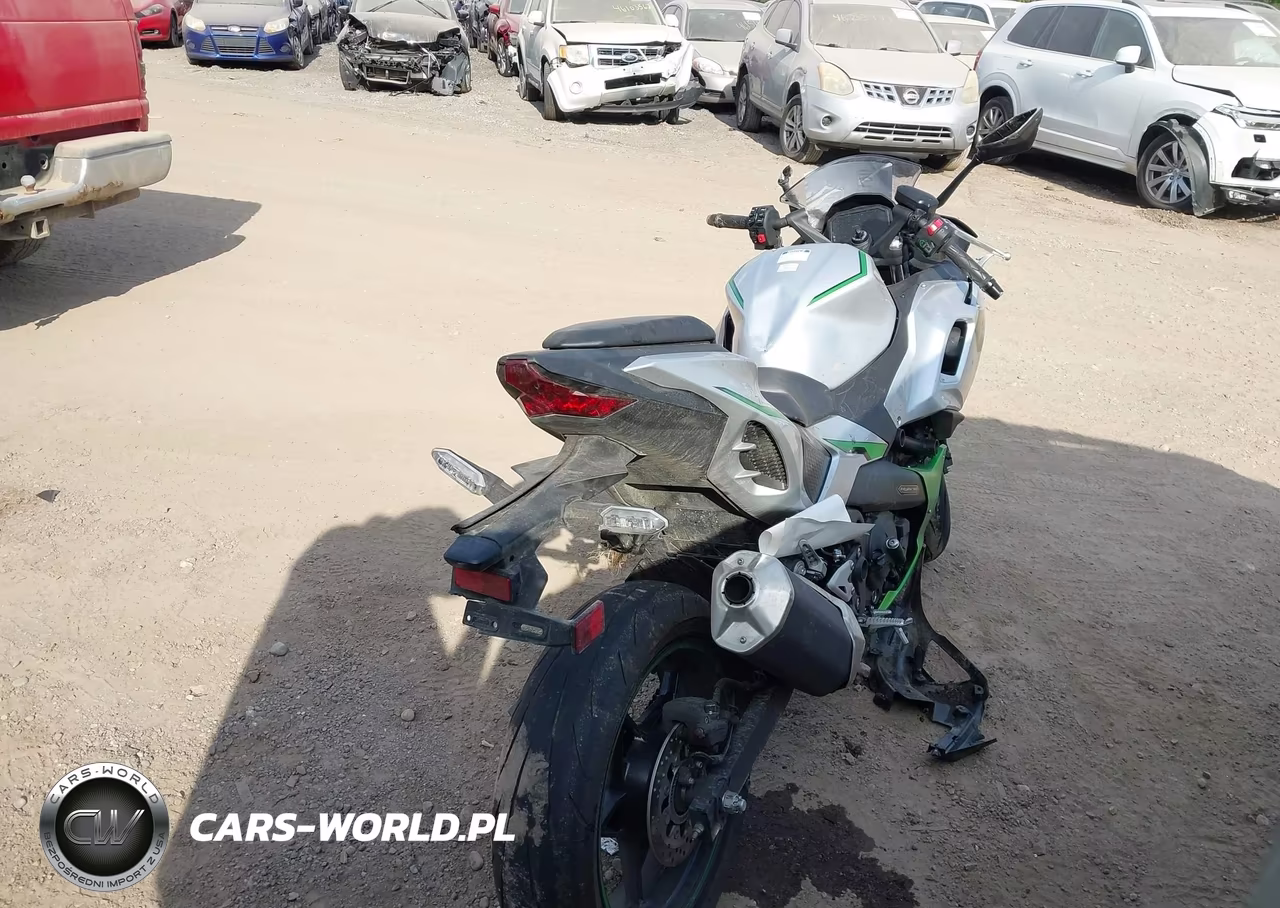 2024 Kawasaki Cx500 VIN:ML5CXGA16RDA04209 - 4