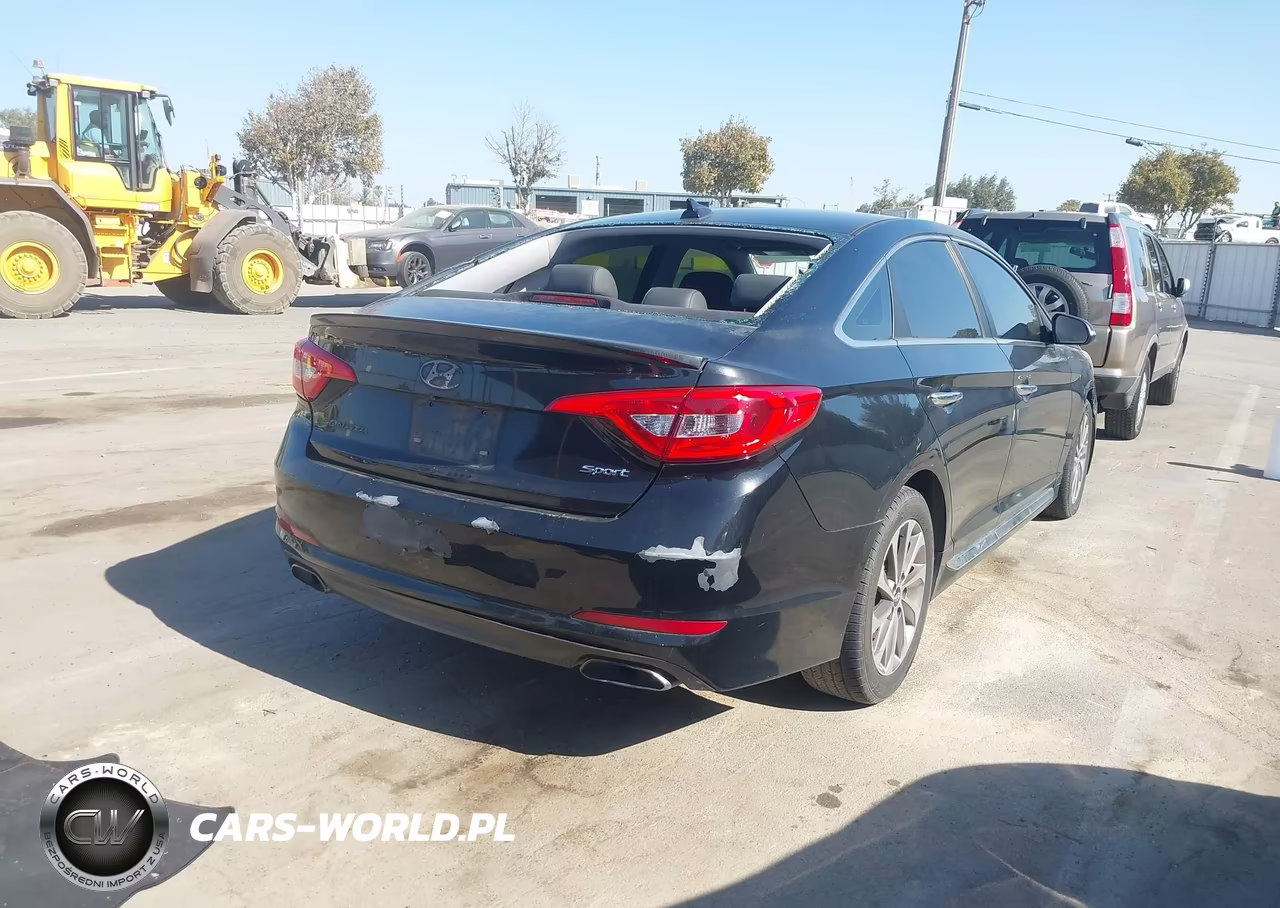 2016 Hyundai Sonata Sport VIN:5NPE34AF6GH379767 - 4