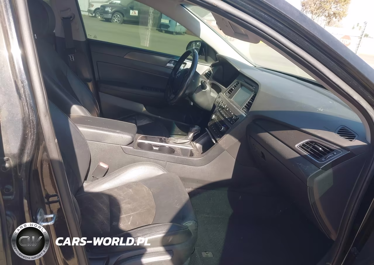 2016 Hyundai Sonata Sport VIN:5NPE34AF6GH379767 - 5