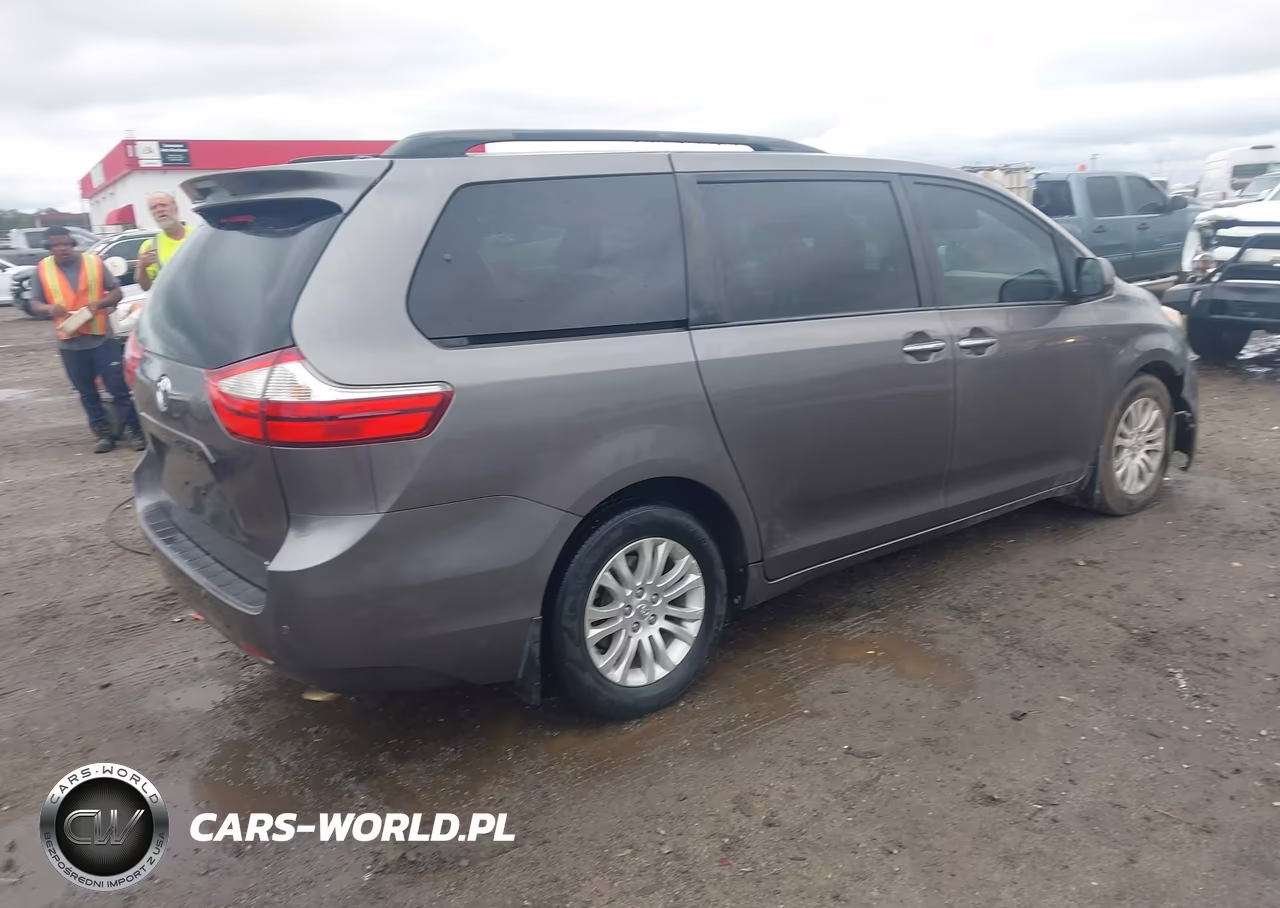 2015 Toyota Sienna Xle 8 Passenger VIN:5TDYK3DC1FS588287 - 4