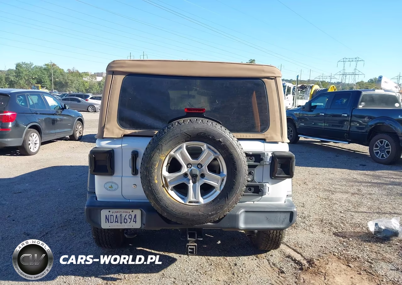 2019 Jeep Wrangler Unlimited Sport S 4X4 VIN:1C4HJXDG6KW677506 - 16