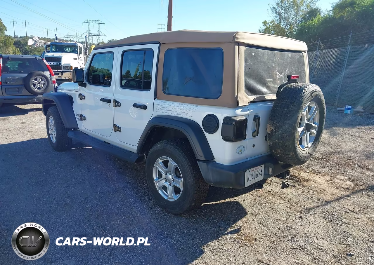 2019 Jeep Wrangler Unlimited Sport S 4X4 VIN:1C4HJXDG6KW677506 - 3