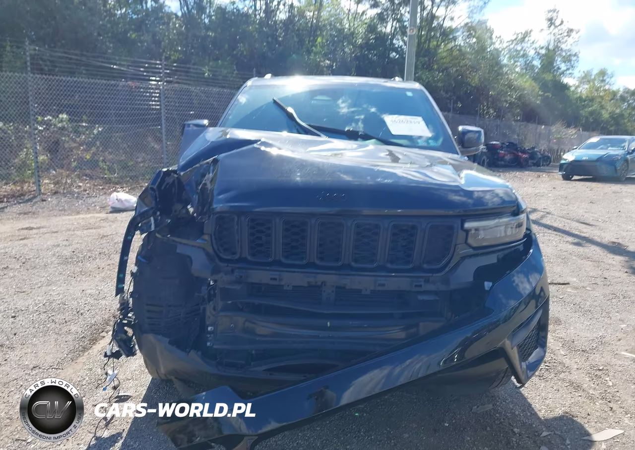 2024 Jeep Grand Cherokee Altitude 4X4 VIN:1C4RJHAG5RC201161 - 13