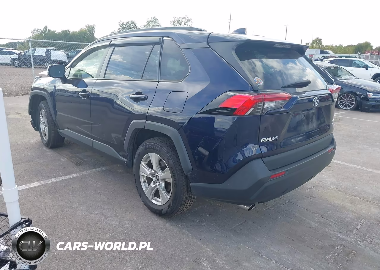 2020 Toyota Rav4 Xle VIN:JTMP1RFV3LJ034600 - 3