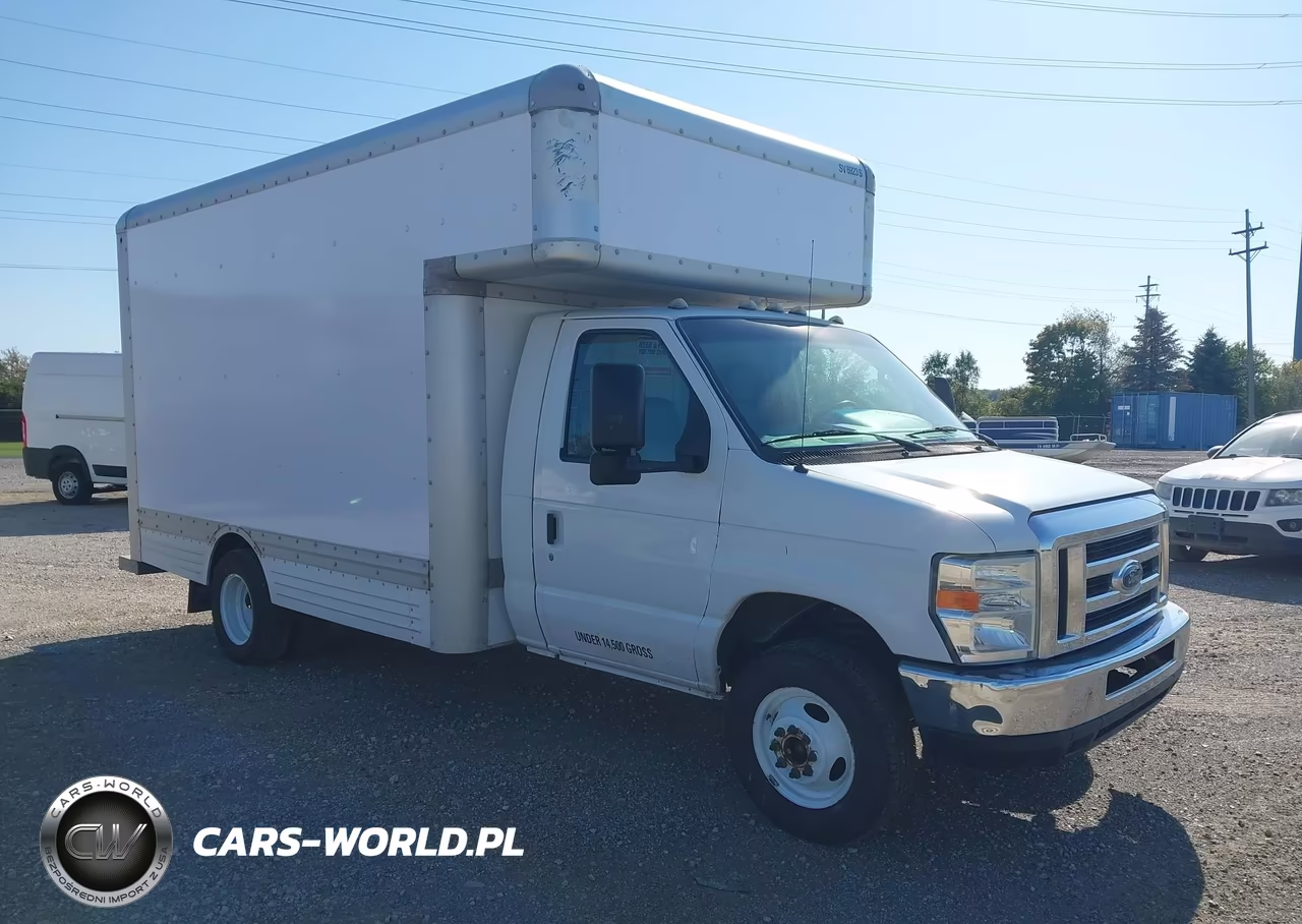 2013 Ford E-450 Cutaway