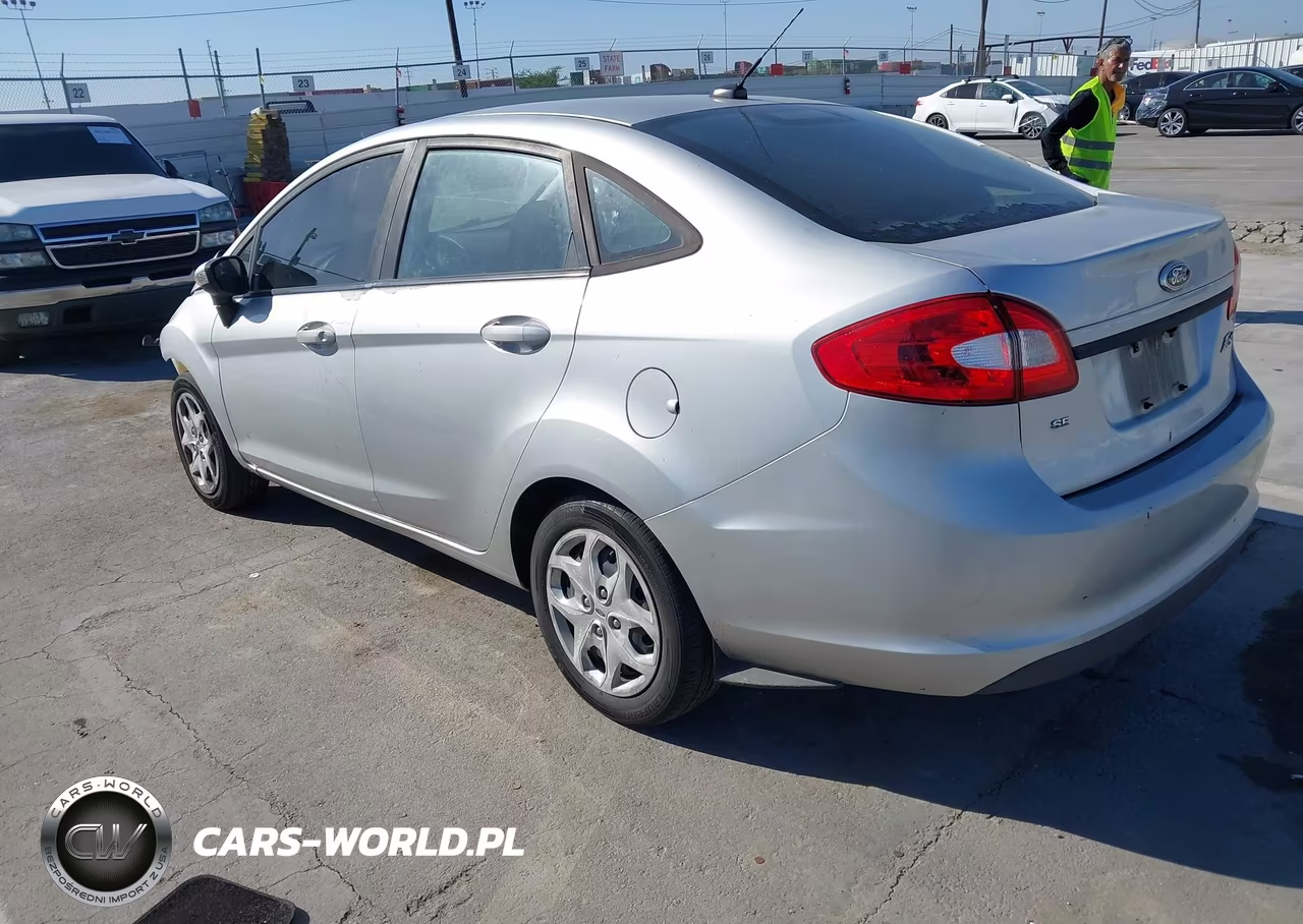 2013 Ford Fiesta Se VIN:3FADP4BJ0DM194807 - 3