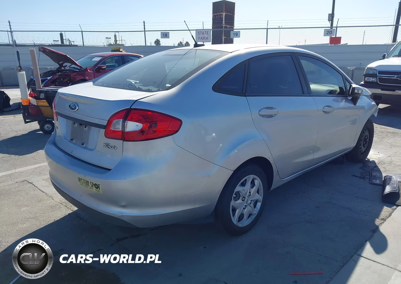 2013 Ford Fiesta Se VIN:3FADP4BJ0DM194807 - 4