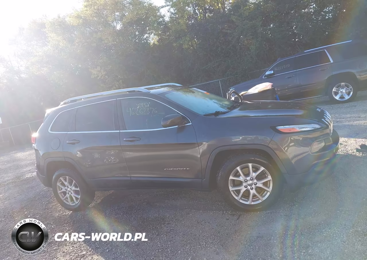2015 Jeep Cherokee Latitude VIN:1C4PJMCBXFW640819 - 14