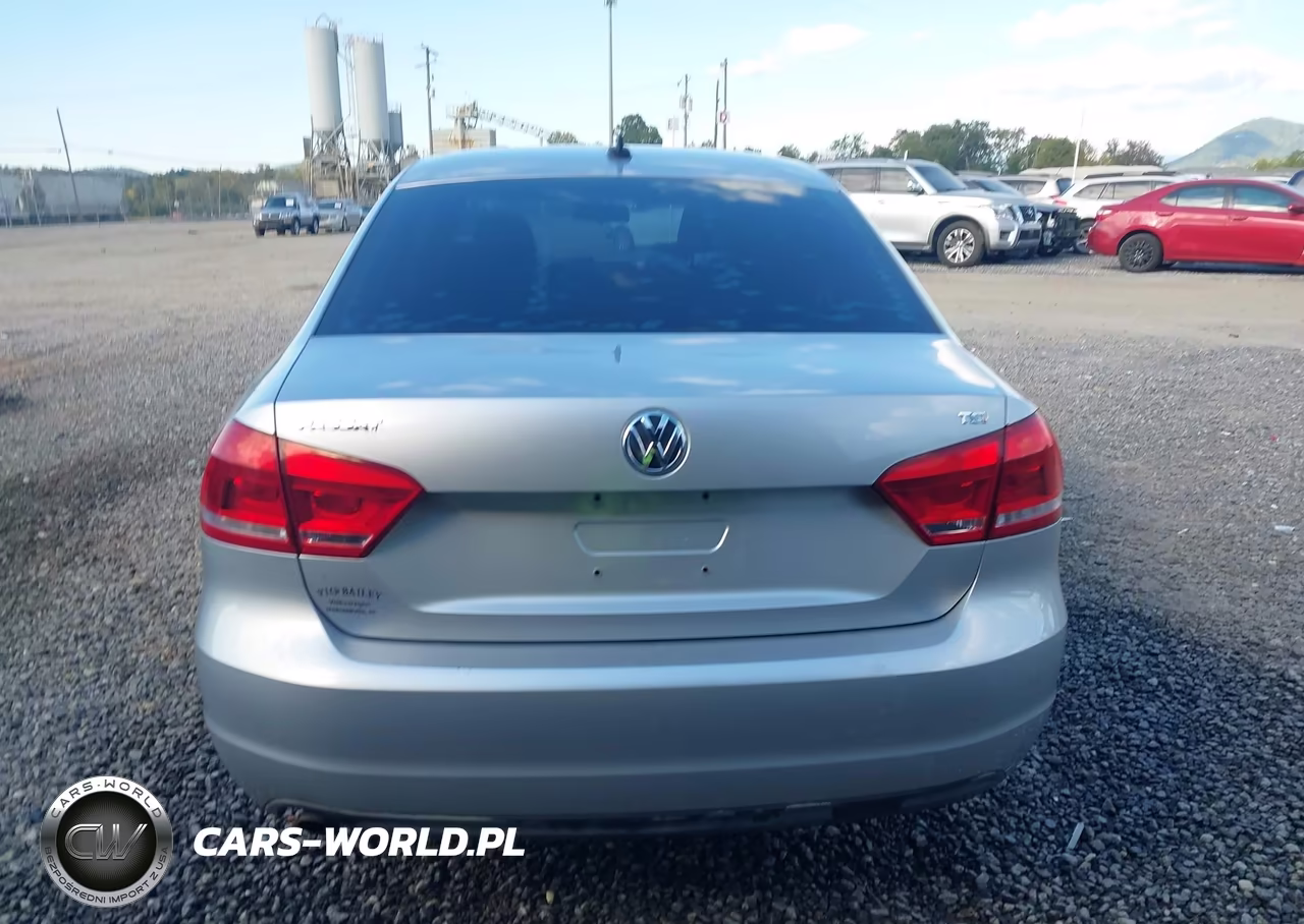 2015 Volkswagen Passat 1.8T Wolfsburg Edition VIN:1VWAT7A39FC052325 - 16