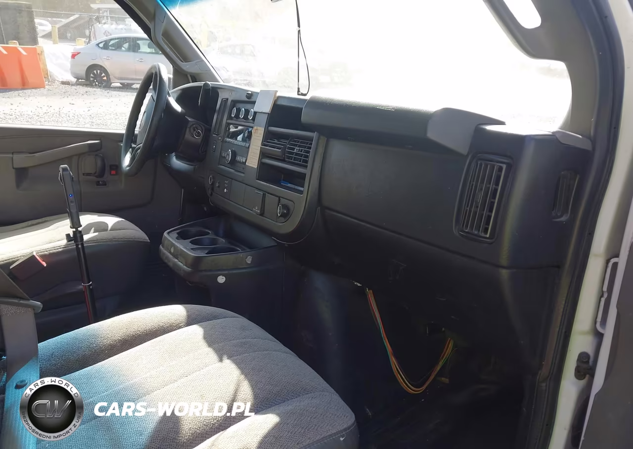 2017 GMC Savana 2500 Work Van VIN:1GTW7AFF4H1914328 - 5