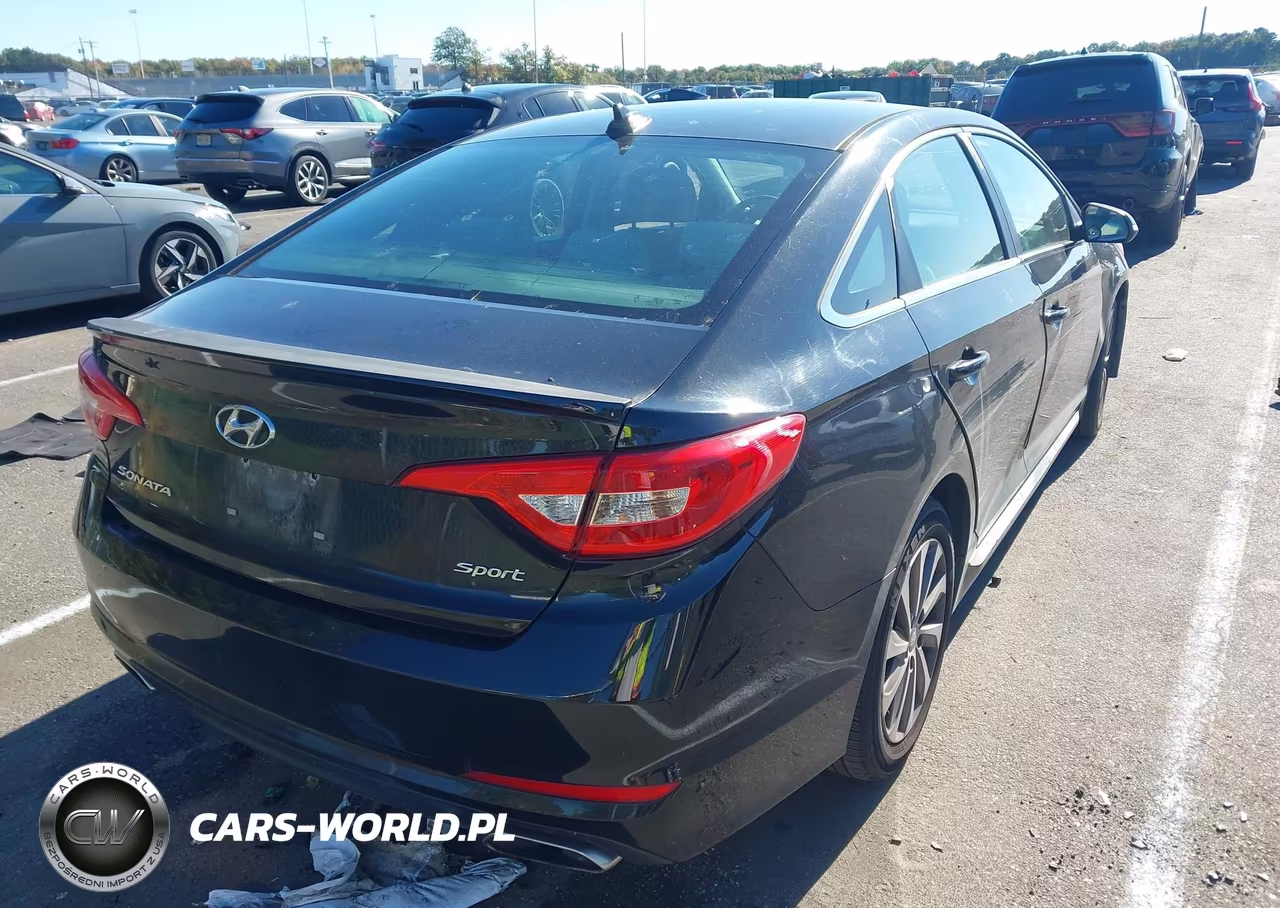 2016 Hyundai Sonata Sport VIN:5NPE34AF2GH275468 - 4