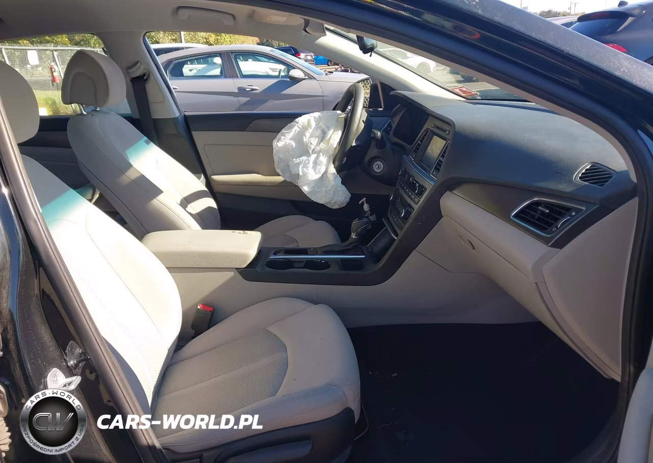 2016 Hyundai Sonata Sport VIN:5NPE34AF2GH275468 - 5