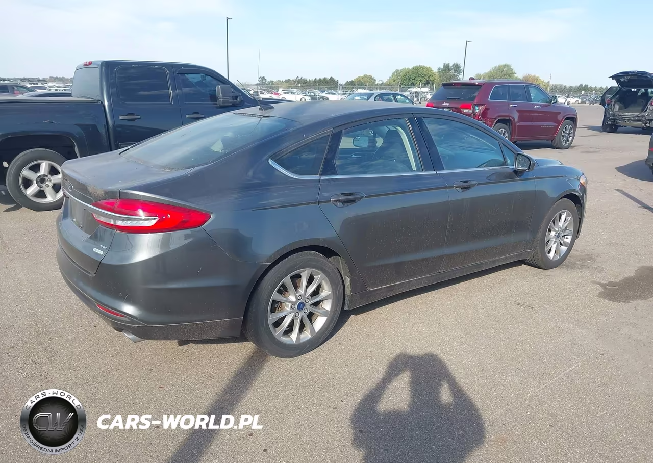 2017 Ford Fusion Se VIN:3FA6P0HD5HR241857 - 4