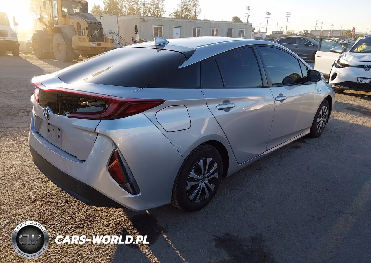 2021 Toyota Prius Prime Le VIN:JTDKAMFP0M3188783 - 4
