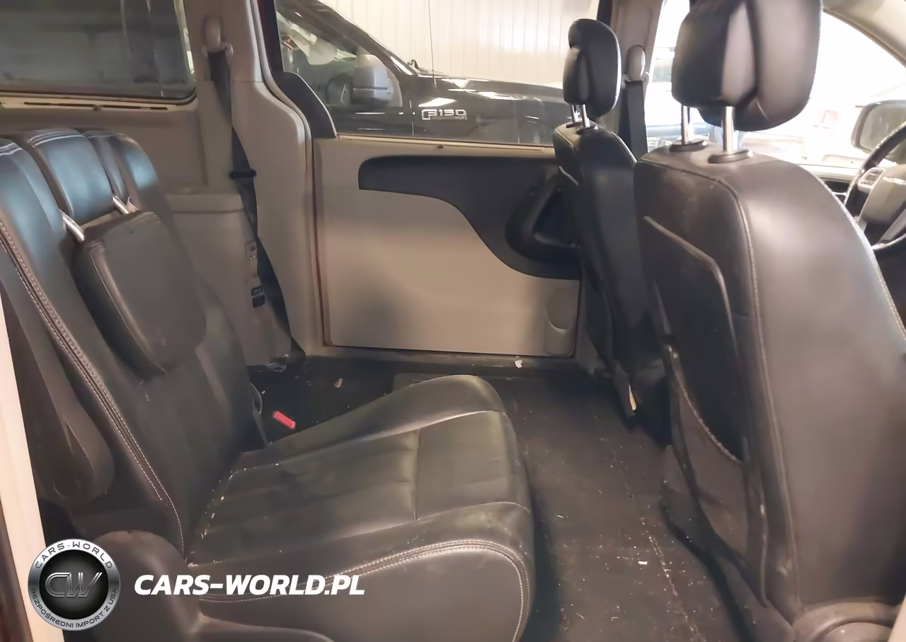 2014 Chrysler Town & Country Touring VIN:2C4RC1BG0ER231783 - 8