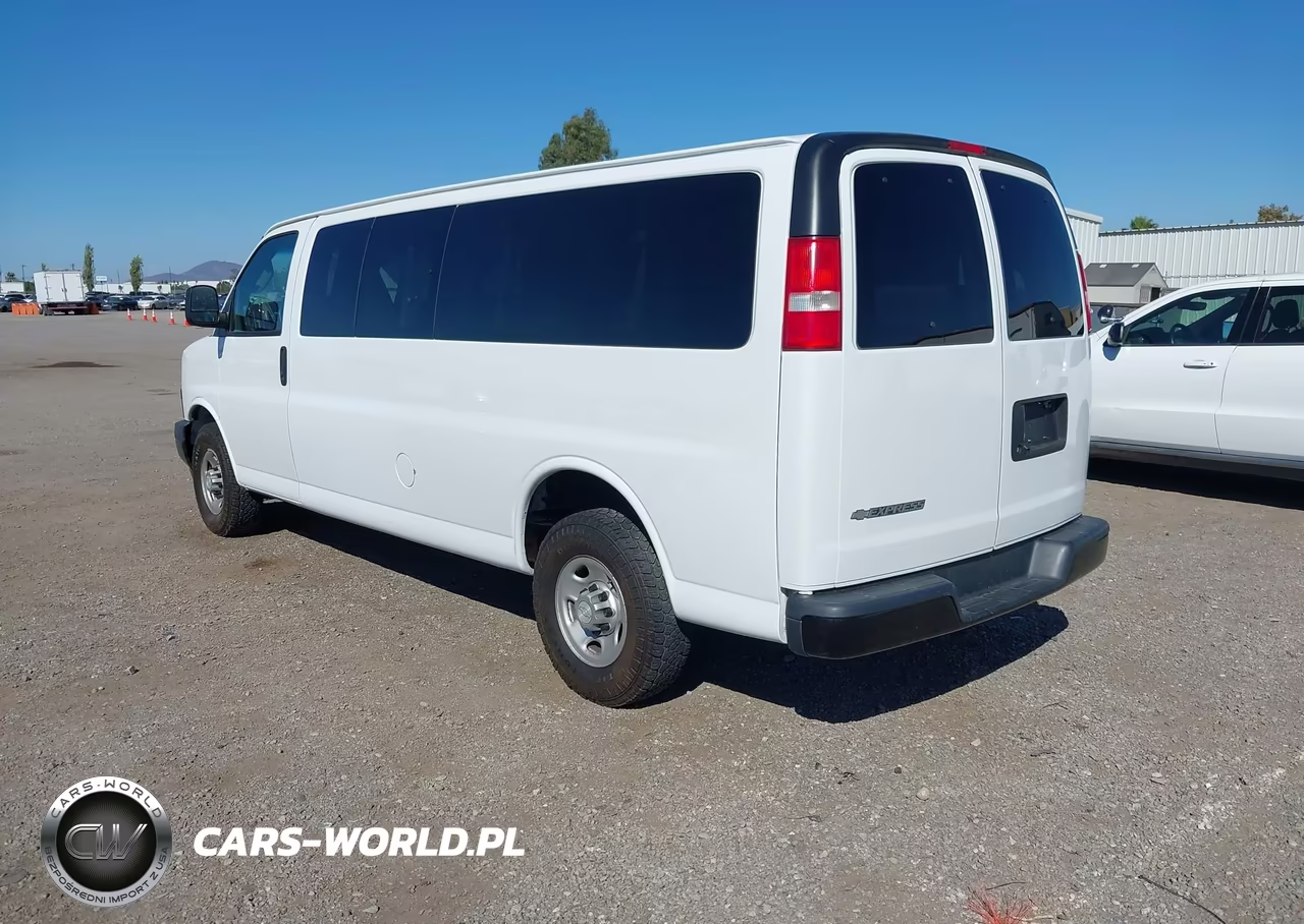 2019 Chevrolet Express 3500 Ls VIN:1GAZGNFG2K1326716 - 3