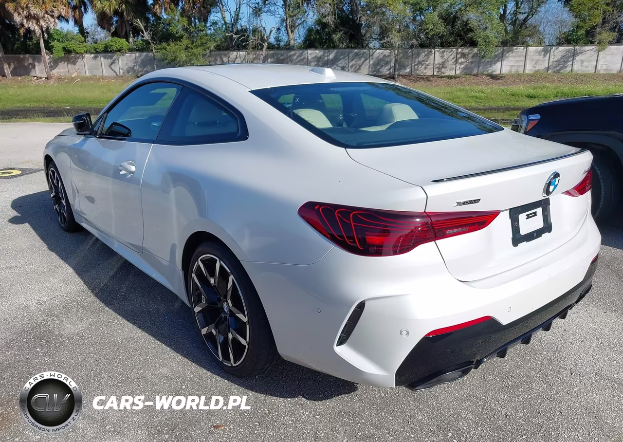2027 BMW M440I xDrive Coupe VIN:WBA83DA03VCX79512 - 3