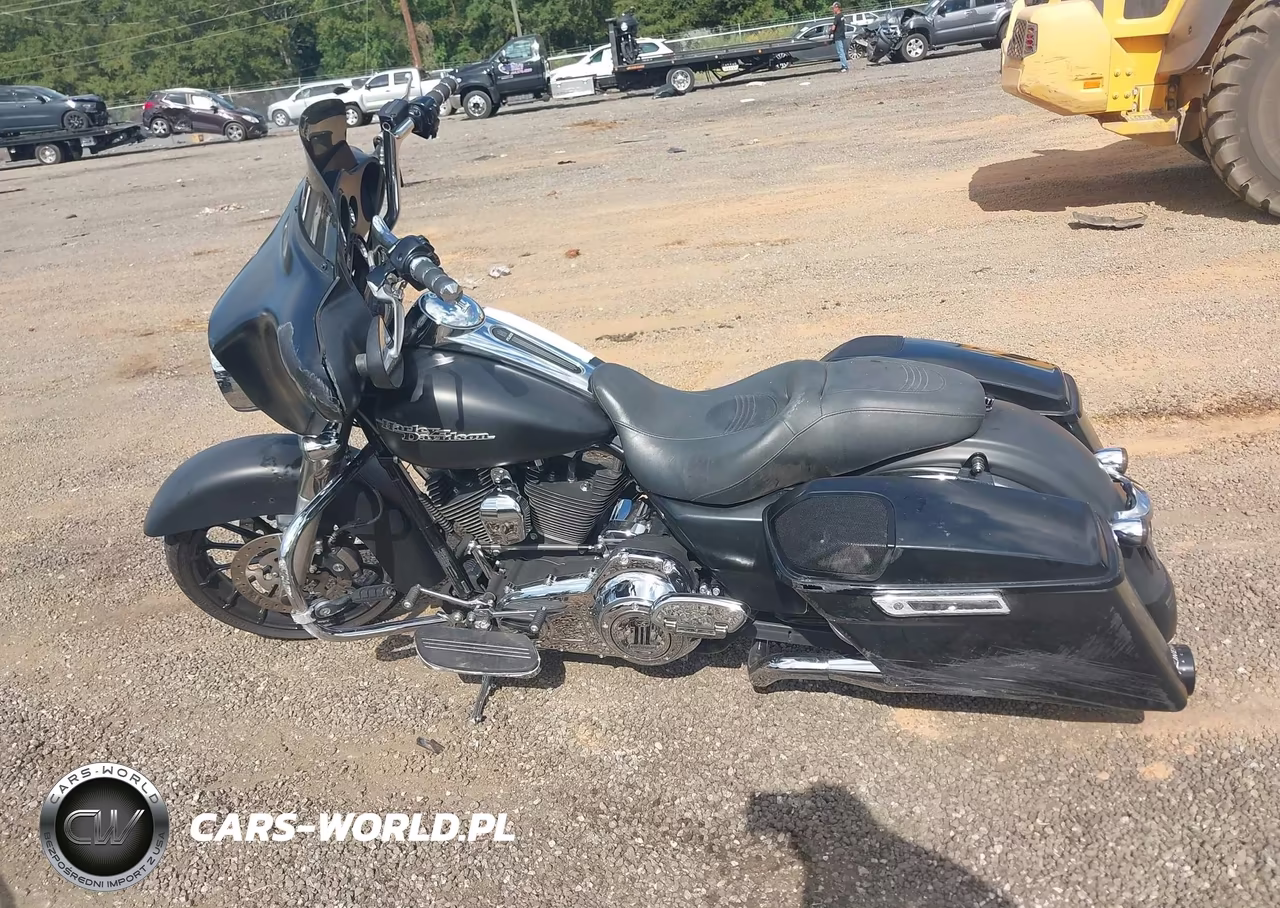 2013 Harley-Davidson Flhx Street Glide VIN:1HD1KBM11DB680495 - 13