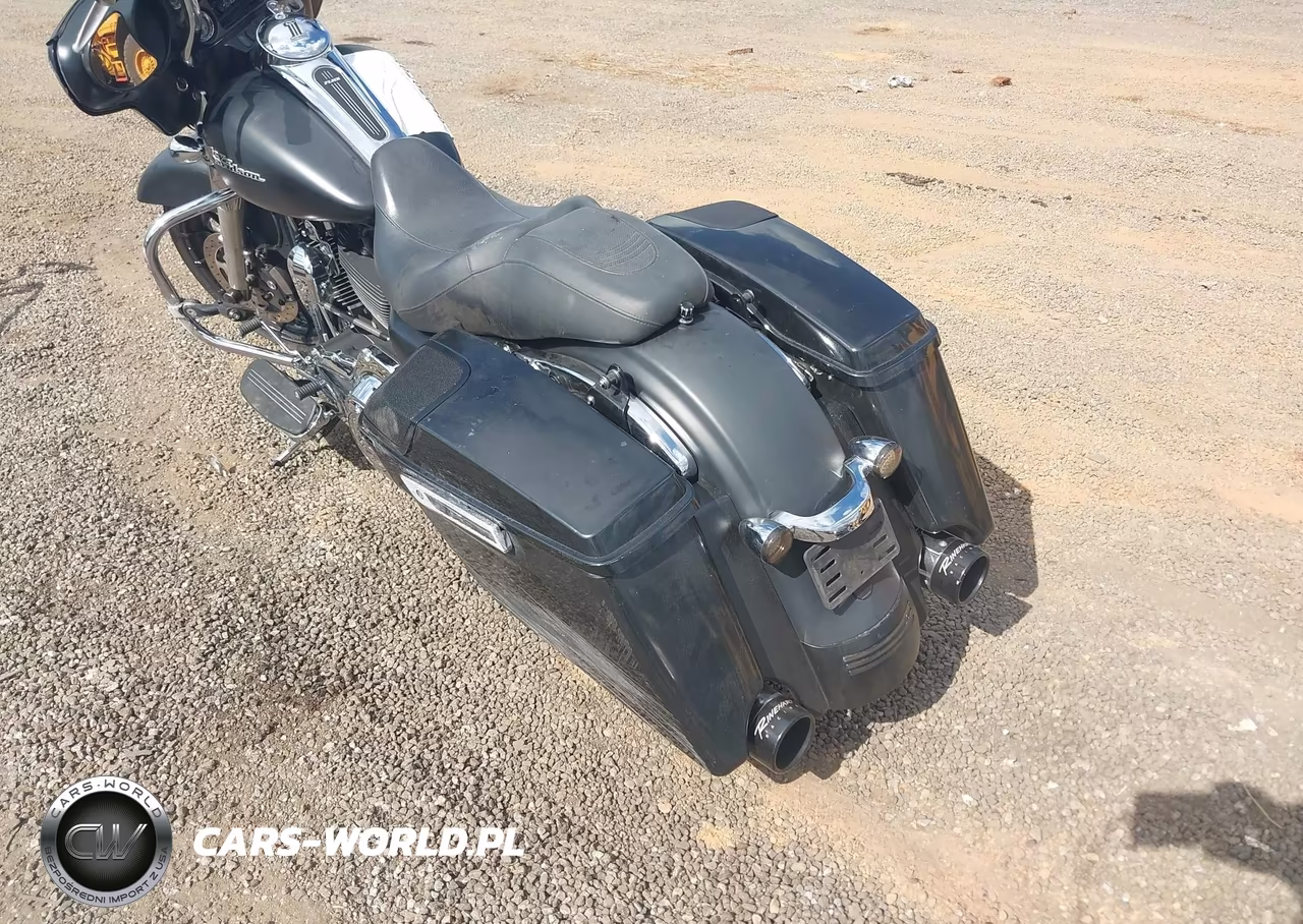 2013 Harley-Davidson Flhx Street Glide VIN:1HD1KBM11DB680495 - 3