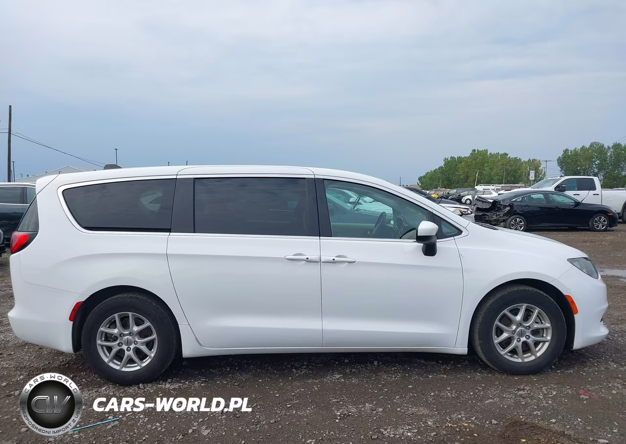 2022 Chrysler Voyager Lx VIN:2C4RC1CG8NR159522 - 13
