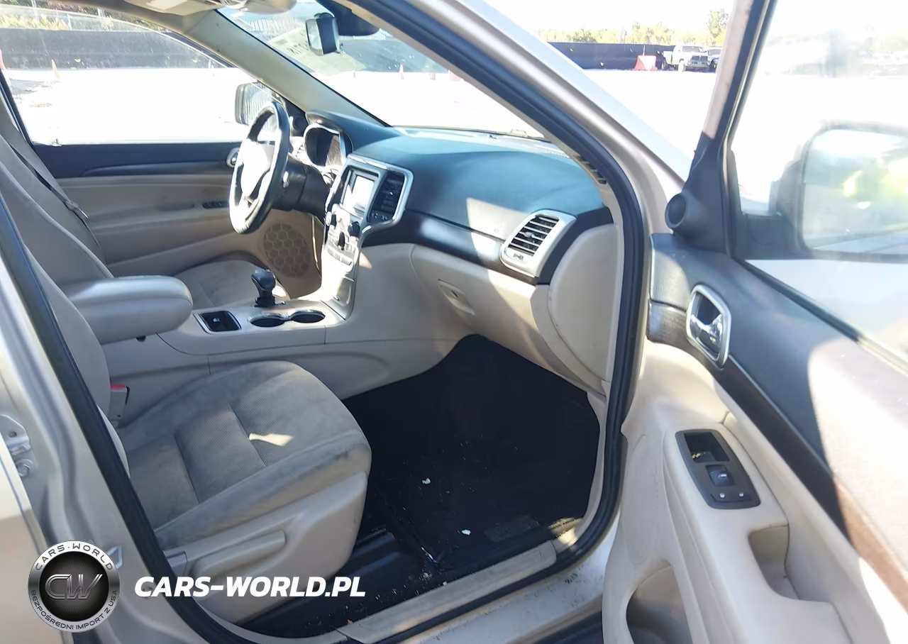 2014 Jeep Grand Cherokee Laredo VIN:1C4RJFAG0EC177785 - 5